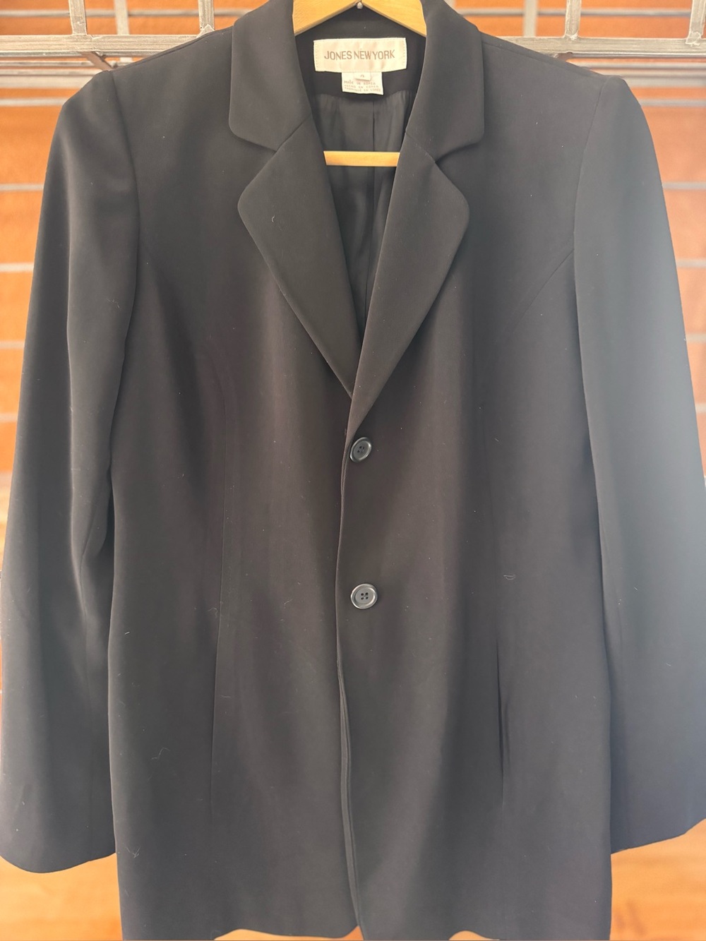 Jones New York perfect women’s Black lined 2-button Sport Coat size 4